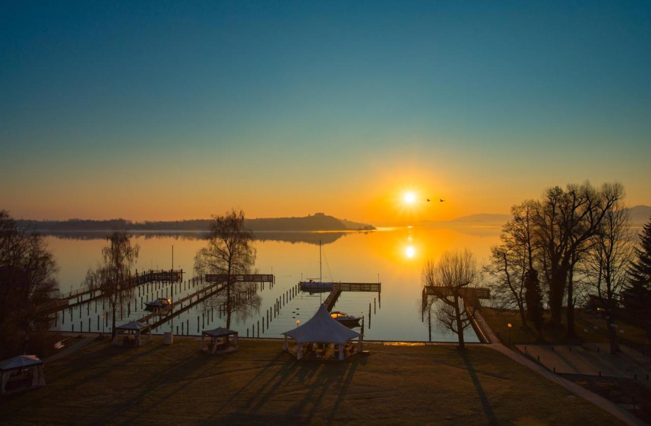 Yachthotel Chiemsee Gmbh Prien am Chiemsee Eksteriør billede